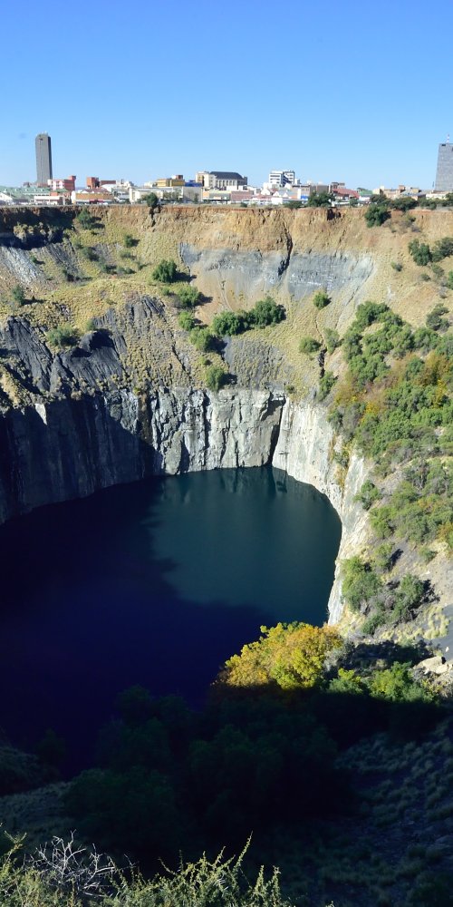 Luxury vehicle in Kimberley