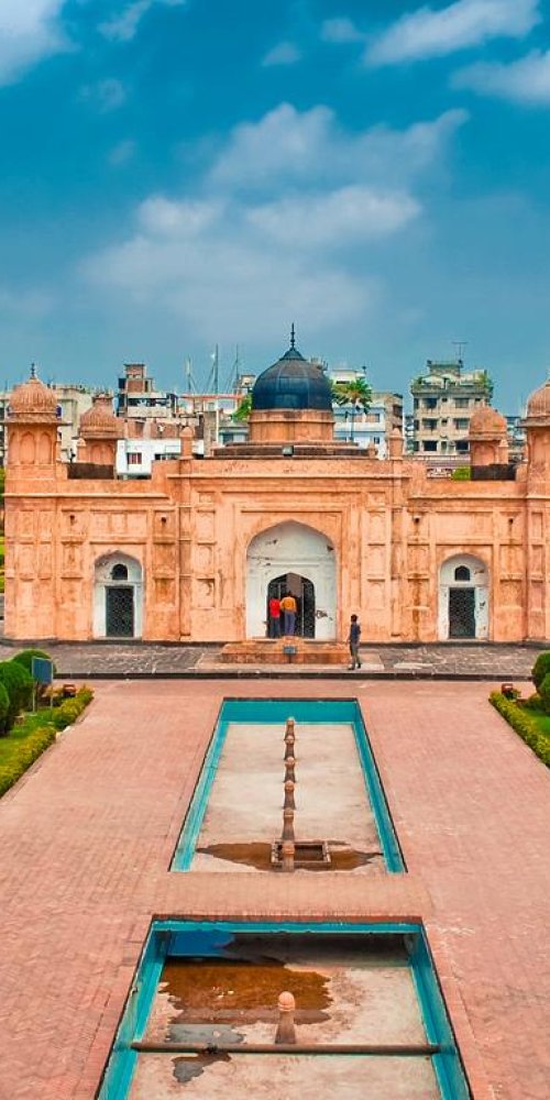 Luxury car in Dhaka's streets