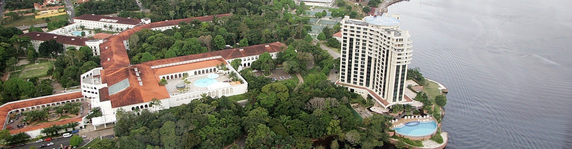 Luxury limousine on Manaus street