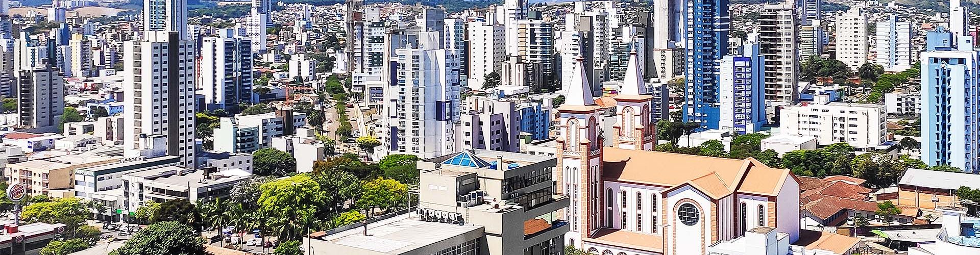 Luxury limousine on Chapecó street