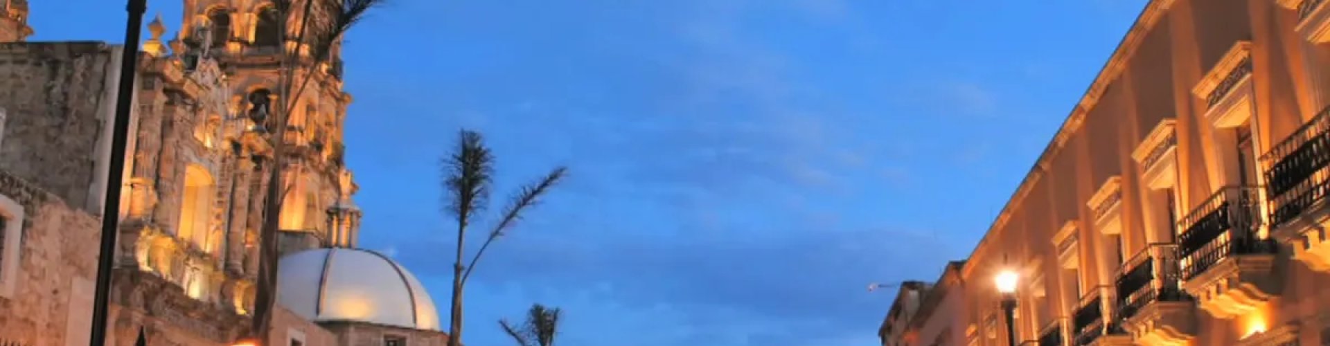 Luxury limousine sunset drive in Durango