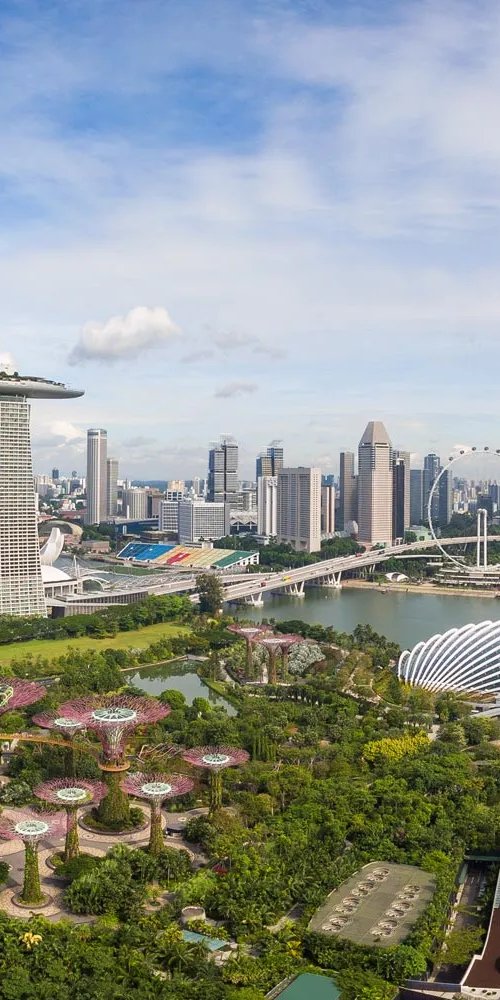 Chauffeur-driven luxury car in Singapore, SG