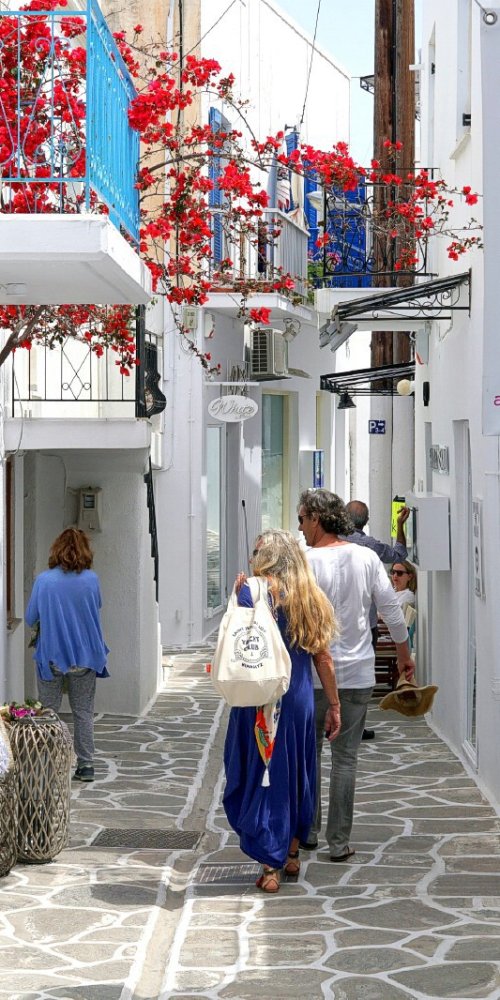 Luxury car interior in Páros